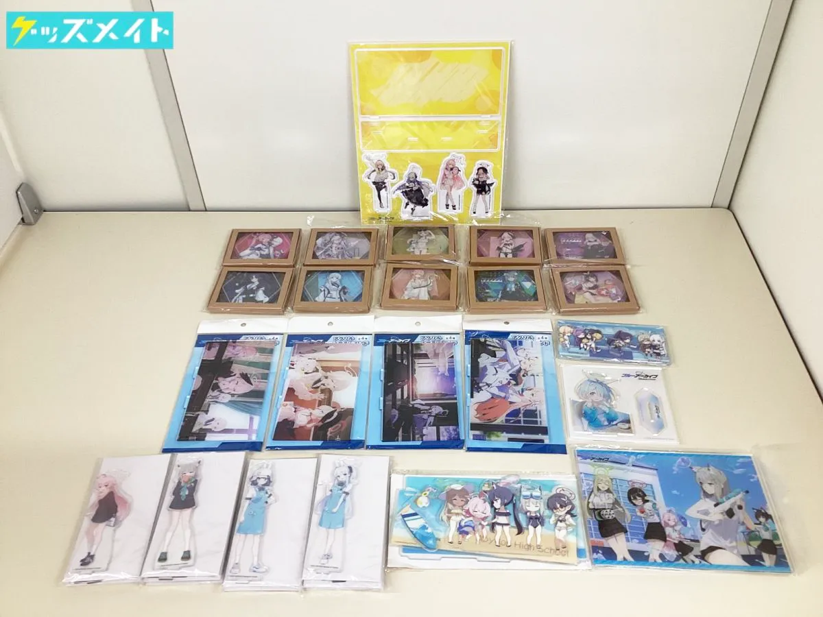 ブルーアーカイブ グッズ サキ ホシノ シロコ 他 アクリルスタンド