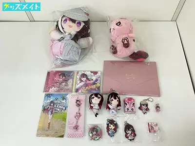 AZKi 缶バッジ アクリルスタンド パペットぬいぐるみ 開拓者ぬいぐるみ CD 他