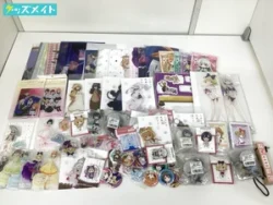 となりの吸血鬼さん グッズ まとめ売り アクリルスタンド 缶バッジ クリアファイル アクリルキーホルダー 他 買取実績価格